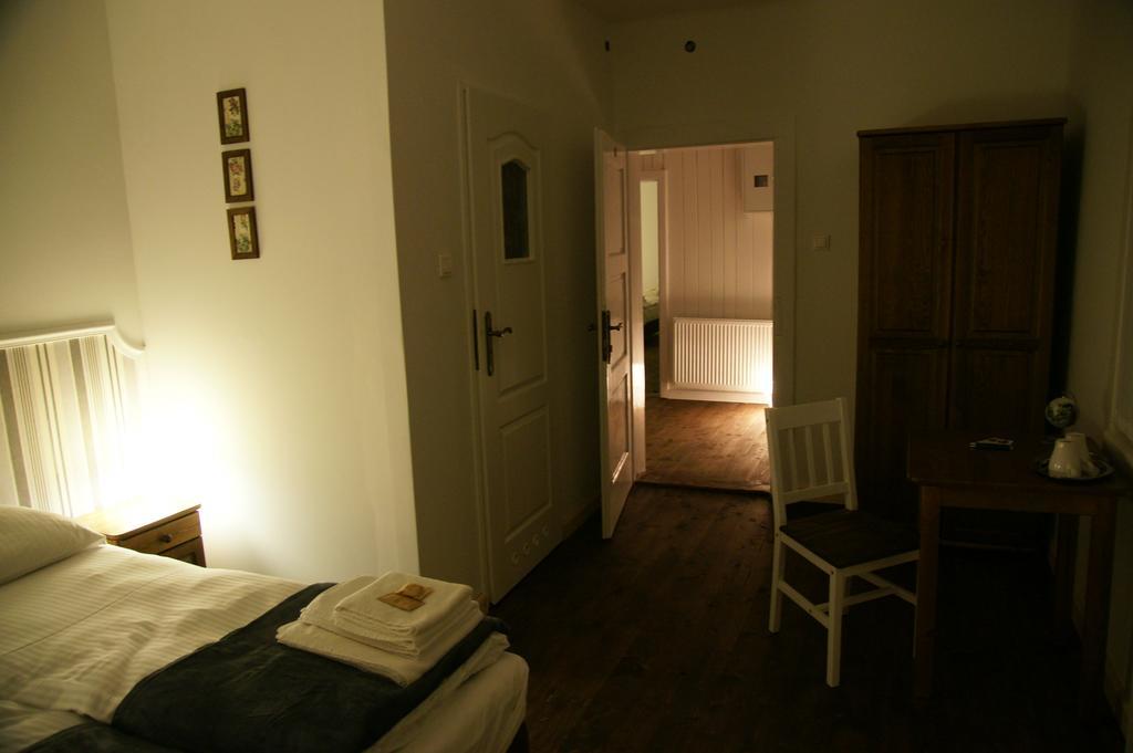 Willa Zwolakowka Bed and Breakfast Istebna Rum bild