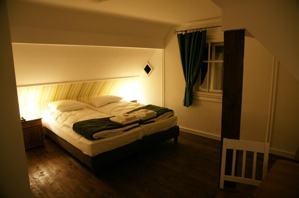 Willa Zwolakowka Bed and Breakfast Istebna Rum bild