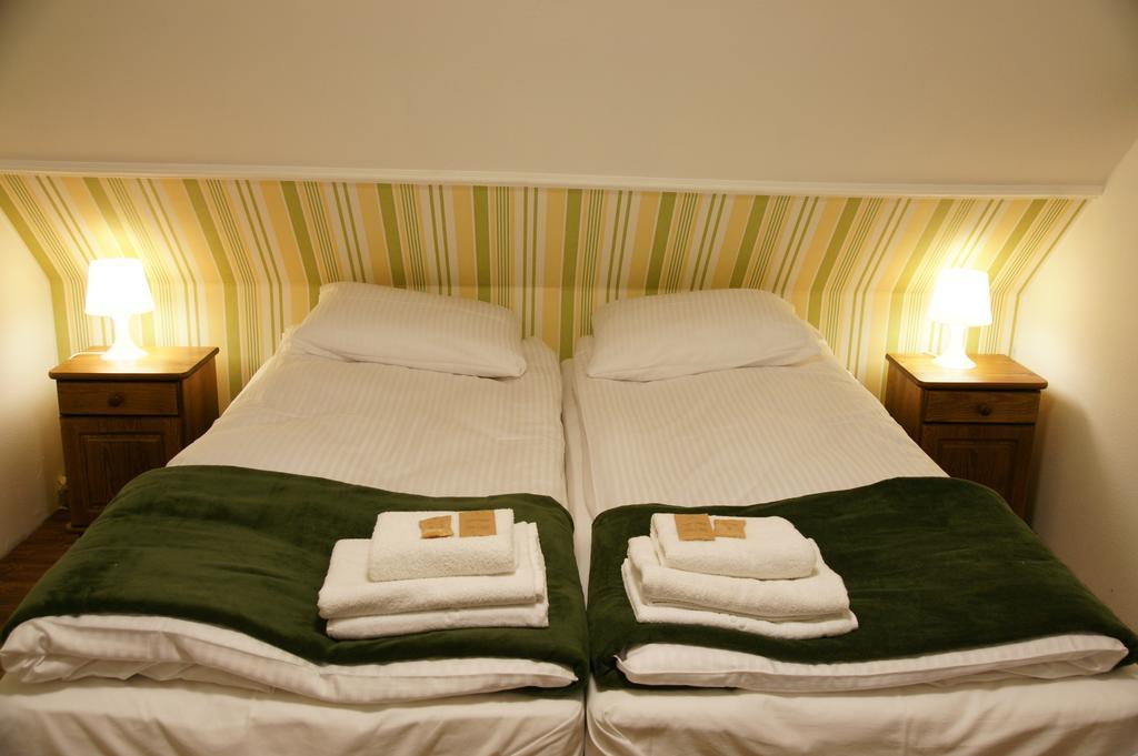 Willa Zwolakowka Bed and Breakfast Istebna Rum bild