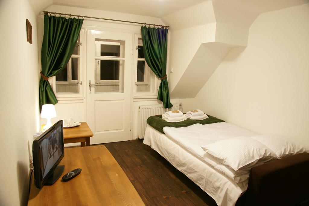 Willa Zwolakowka Bed and Breakfast Istebna Rum bild