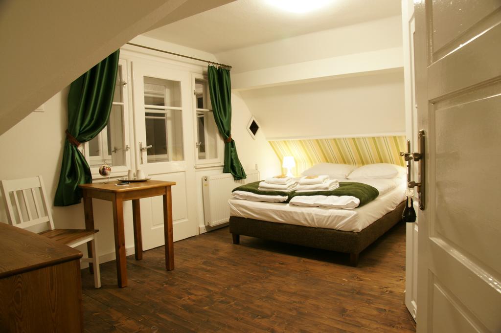 Willa Zwolakowka Bed and Breakfast Istebna Rum bild