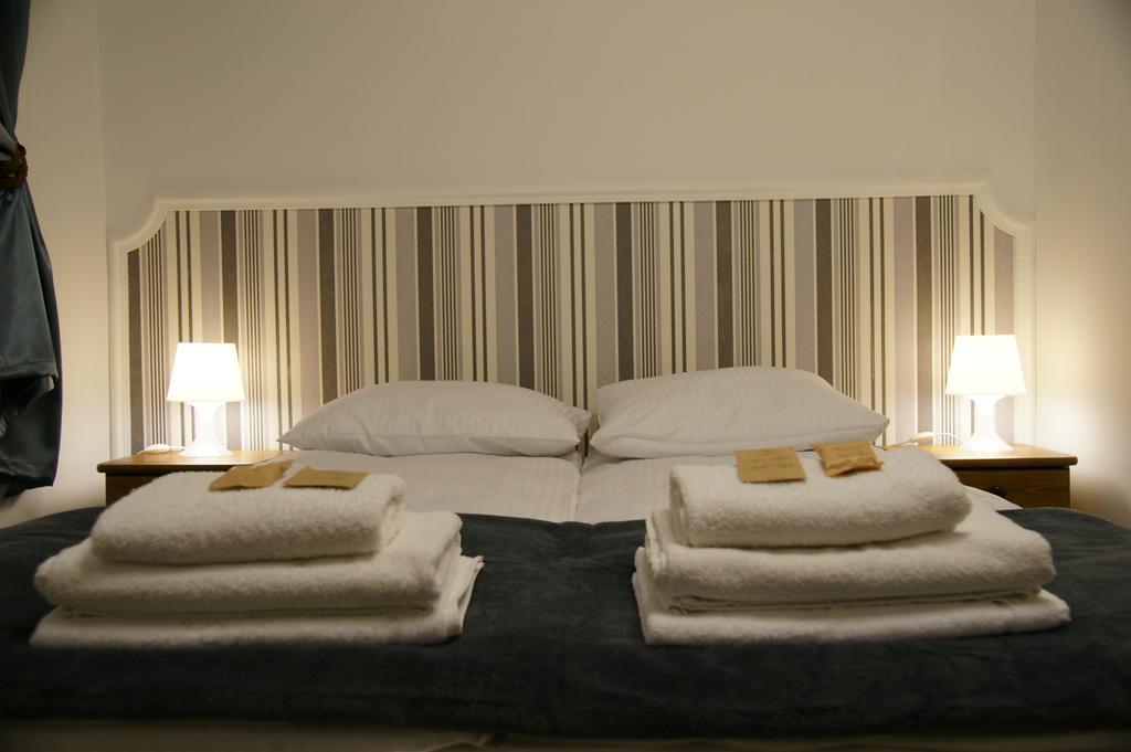 Willa Zwolakowka Bed and Breakfast Istebna Rum bild